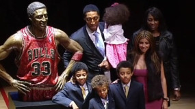 Bulls Honoring Pippen w/ His Own Statue Was Long Overdue