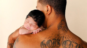 Derrick Rose Releases First Pictures of Newborn Son