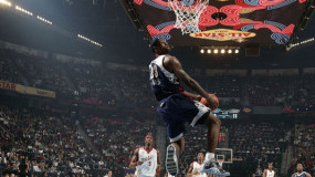 Lebron James Gets Warmed up for Dunk Contest
