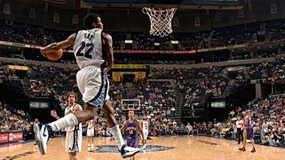 Rudy Gay Holds In-Game Dunk Contest Vs. Wolves