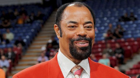 Walt Frazier Explains How He Would’ve Slowed Down Steph Curry