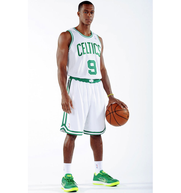 Rajon Rondo Gives All His Nike Player Exclusive Sneakers To Celtic Guards.