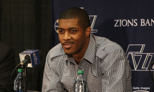 derrick-favors-smile