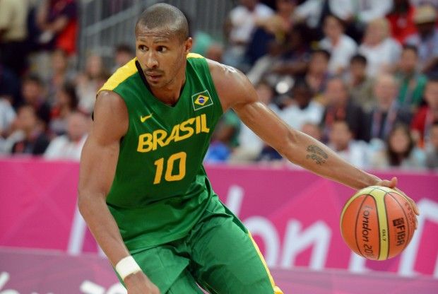 Warriors officially sign guard Leandro Barbosa