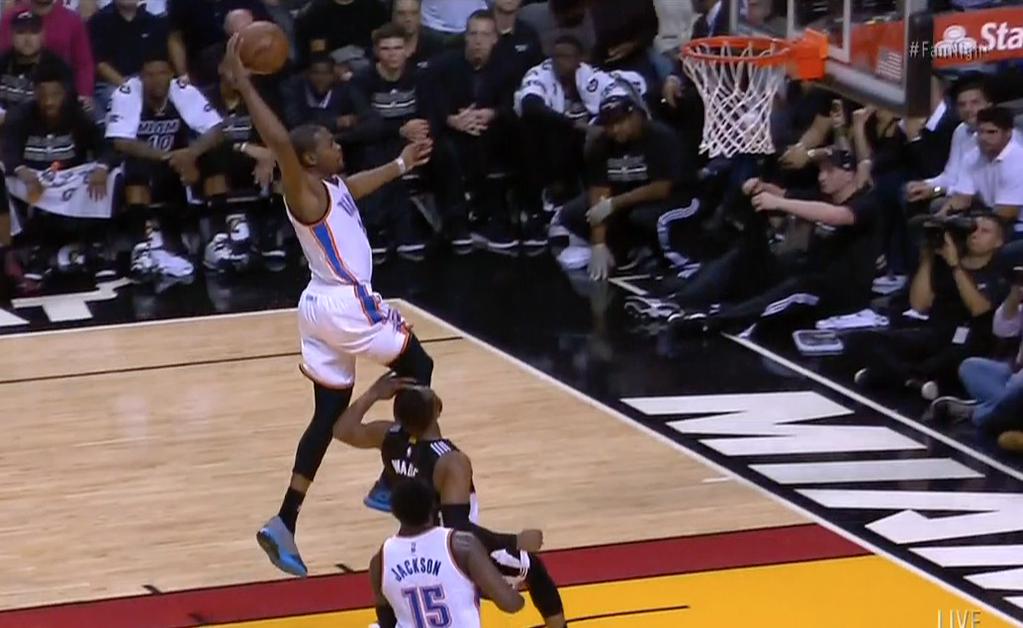 Kevin Durant should be in dunk contest, too (VIDEOS)