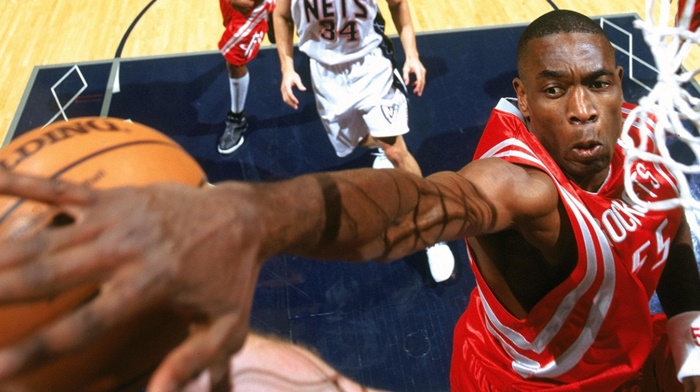 Philadelphia 76ers in the 2000s decade: Dikembe Mutombo was a big help