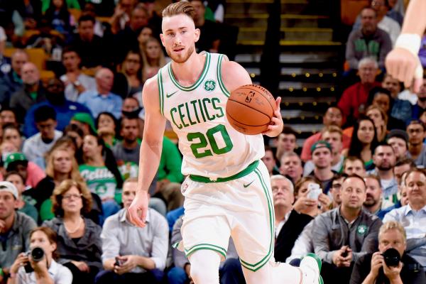 LeBron James went to check on Gordon Hayward in the locker room