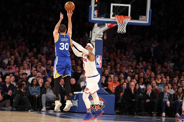 Steph Curry Reaches 2k Career Three Pointers