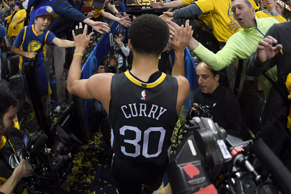 Golden State Warriors: Stephen Curry 2021 Oakland Jersey - Officially