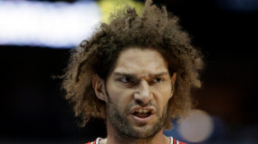 Bulls Refuse to Negotiate Buyout with Robin Lopez