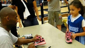 Kobe Bryant Asked To Sign LeBron James Sneaker For Girl After Team USA Practice