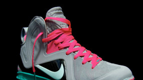 LeBron James Shows Off Unreleased Nike LeBron IX Elite Sneakers