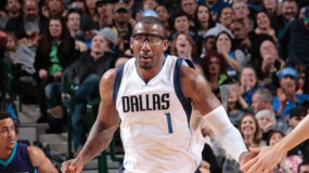 Watch: Amar’e Stoudemire Dunks on Hornets Maxiell in Debut With Mavs