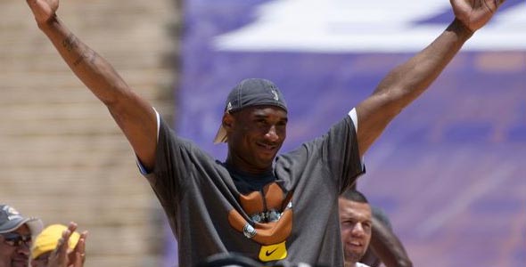 Kobe Bryant Schools Fan in Game of One-on-One