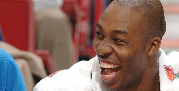 Video: Dwight Howard ‘Windmill Pitches’ A Shot In From Half-court
