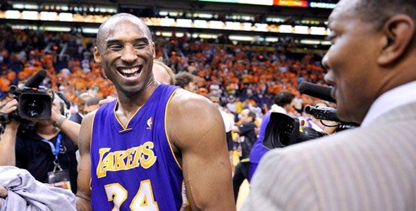 Kobe Bryant’s Love Tap To Alvin Gentry [Video]