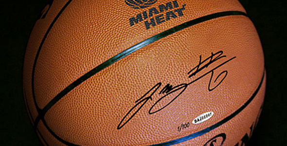Lebron James Changes His Signature For Autographs