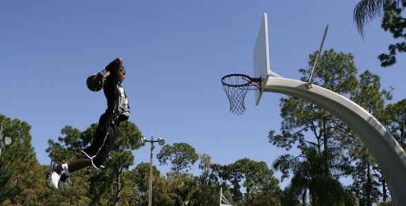 Justin “Jus Fly” Darlington’s Insane Under Both Legs Dunk