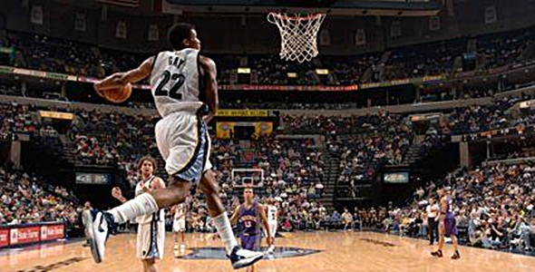 Rudy Gay Holds In-Game Dunk Contest Vs. Wolves