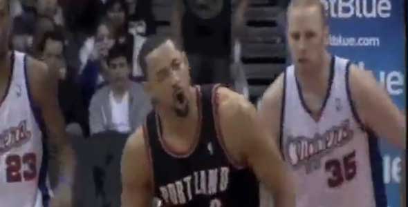 Juwan Howard Dunks Hard on Chris Kaman’s Head