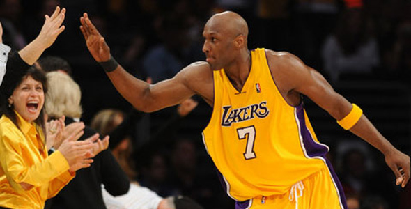 Lamar Odom Sinks Crazy Shot Against Jazz