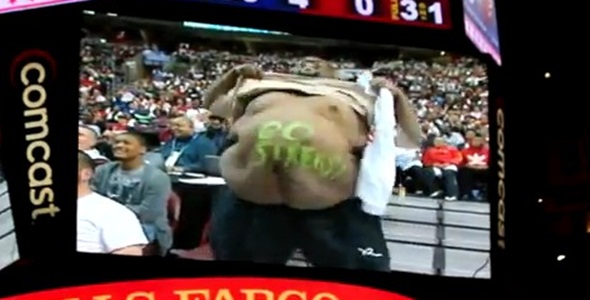 Oversized Sixers Fan Shows Some Skin