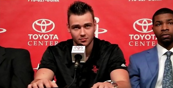 Rockets Draftee Motiejunas To Remain in Europe