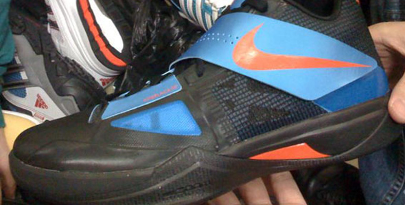 Kevin Durant Works Out In Unreleased Signature Shoe the KD IV