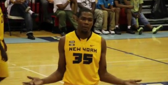 Durant Shows Up Heckler at Nike Pro City