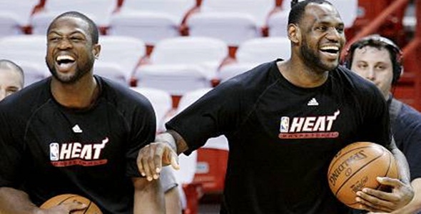 Dwyane Wade Disses Lebron On Twitter