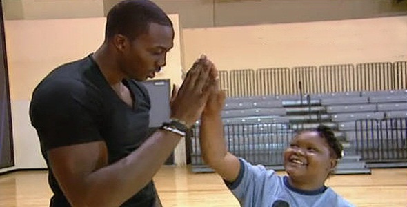 Dwight Howard Surprises Fan on Extreme Makeover: Home Edition