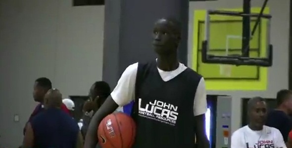 7-Foot Tall Thon Maker is Top 8th Grader In The World