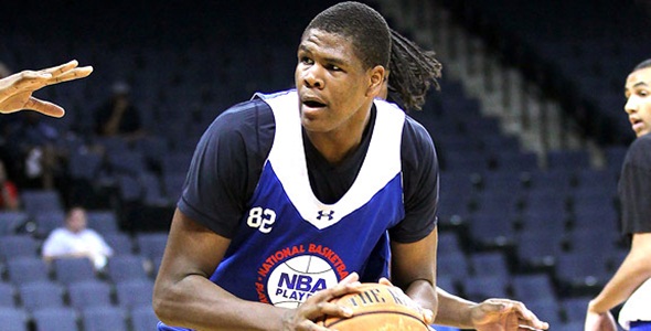 Texas Recruit Cameron Ridley Drops 52 Pts & 25 Rebs in HS Game