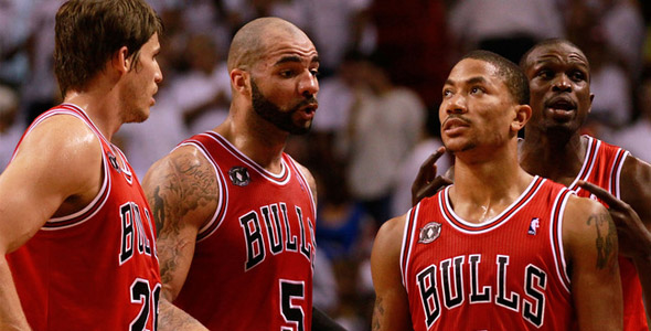 Derrick Rose Gets By With a Little Help From His Friends