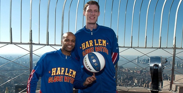 Video: 7’8 Globetrotter’s “No Jump Dunk”