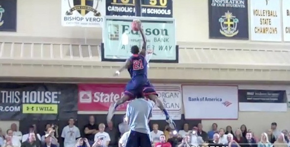 Video: Auburn Commit Shaquille Johnson Posterizes Defender