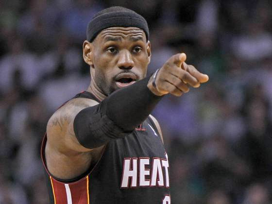 Video: Lebron Practicing His Newest Weapon – The Skyhook