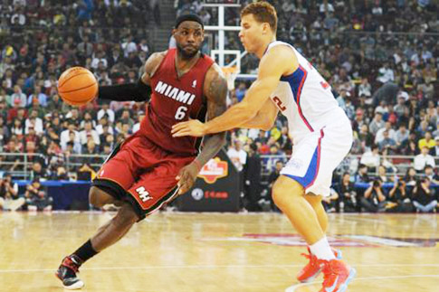 Video: LeBron’s Put-Back Reverse Dunk vs. Clippers in China