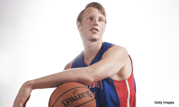 Pistons Prank Kyle Singler During Warmups