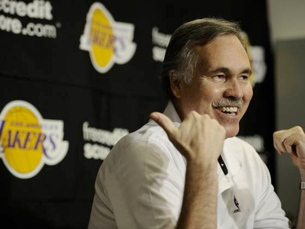 Mike D’Antoni To Make Lakers Debut Tonight vs. Nets