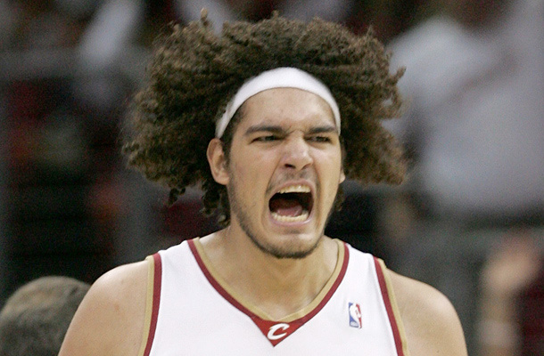 Cavs Anderson Varejao Facial On Lakers Jordan Hill (Video)