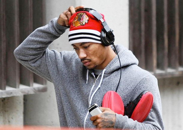 Derrick Rose a Full Participant at Practice, Minus Contact
