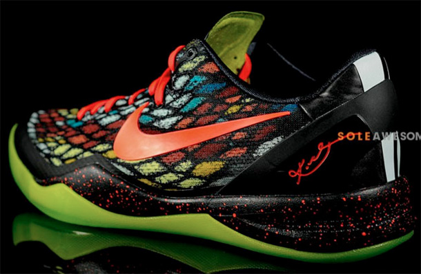Sneak-a-Peek: Nike Kobe 8 System – ‘Christmas’