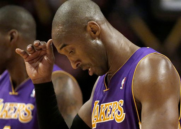Bulls Chant “Kobe Stopper” to Teammate Jimmy Butler in Locker Room