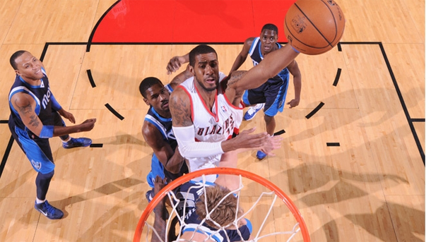 Watch: LaMarcus Aldridge Buzzer Beater to Take Down Mavs