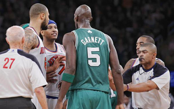 Video of Melo Confronting Garnett at Team Bus