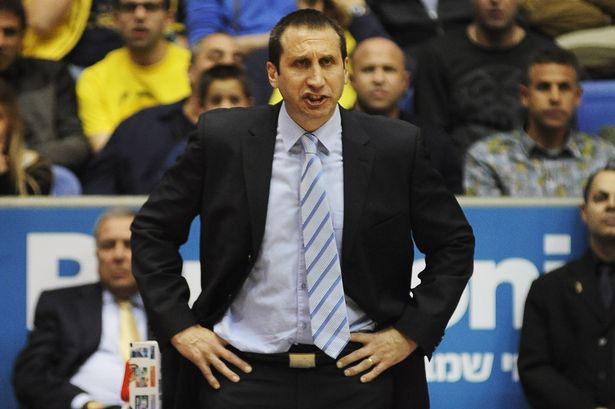 Does this Russian League Coach Get Away With Pass From Bench?