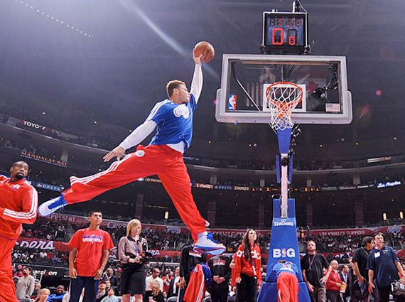 Blake Griffin’s Pre-game Dunk (GIF)