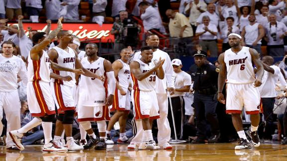 Lebron James’ Game Winning Layup Against Pacers (GIF)