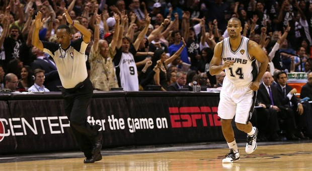 Gary Neal Rains Threes In Kevin Durant’s Old Sneaker During Game 3